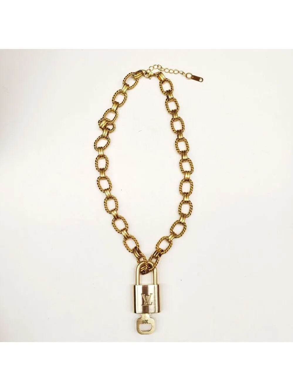 Authentic Louis Vuitton Lock & Key w/ Unbranded Gold Plated Gold Chain Necklace
